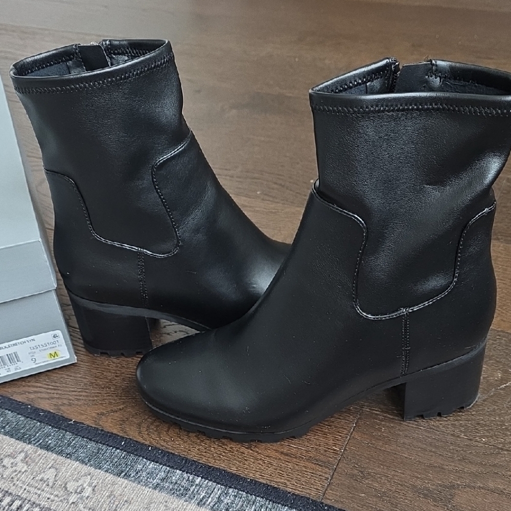 Vionic Shoes Ronan Black Leather Ankle Boots, Size 9